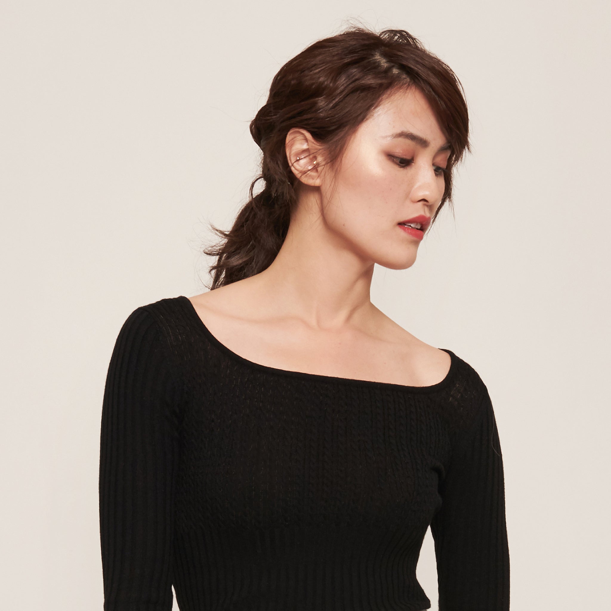 hello ronron | Agnes Top Black | Scoop neck cable ribbed knit top