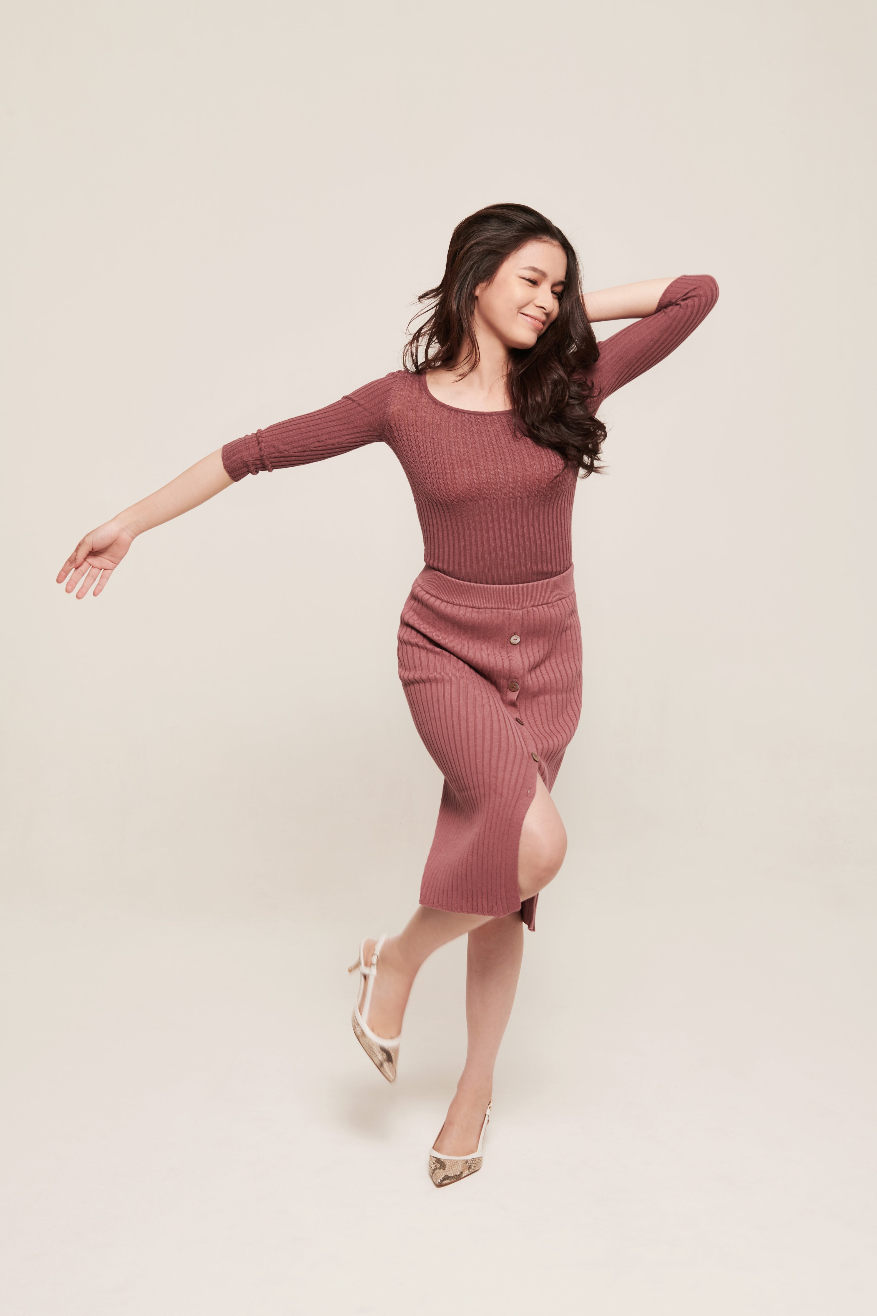 hello ronron | Sylvie Skirt Rose | Button-embellished ribbed knit midi skirt