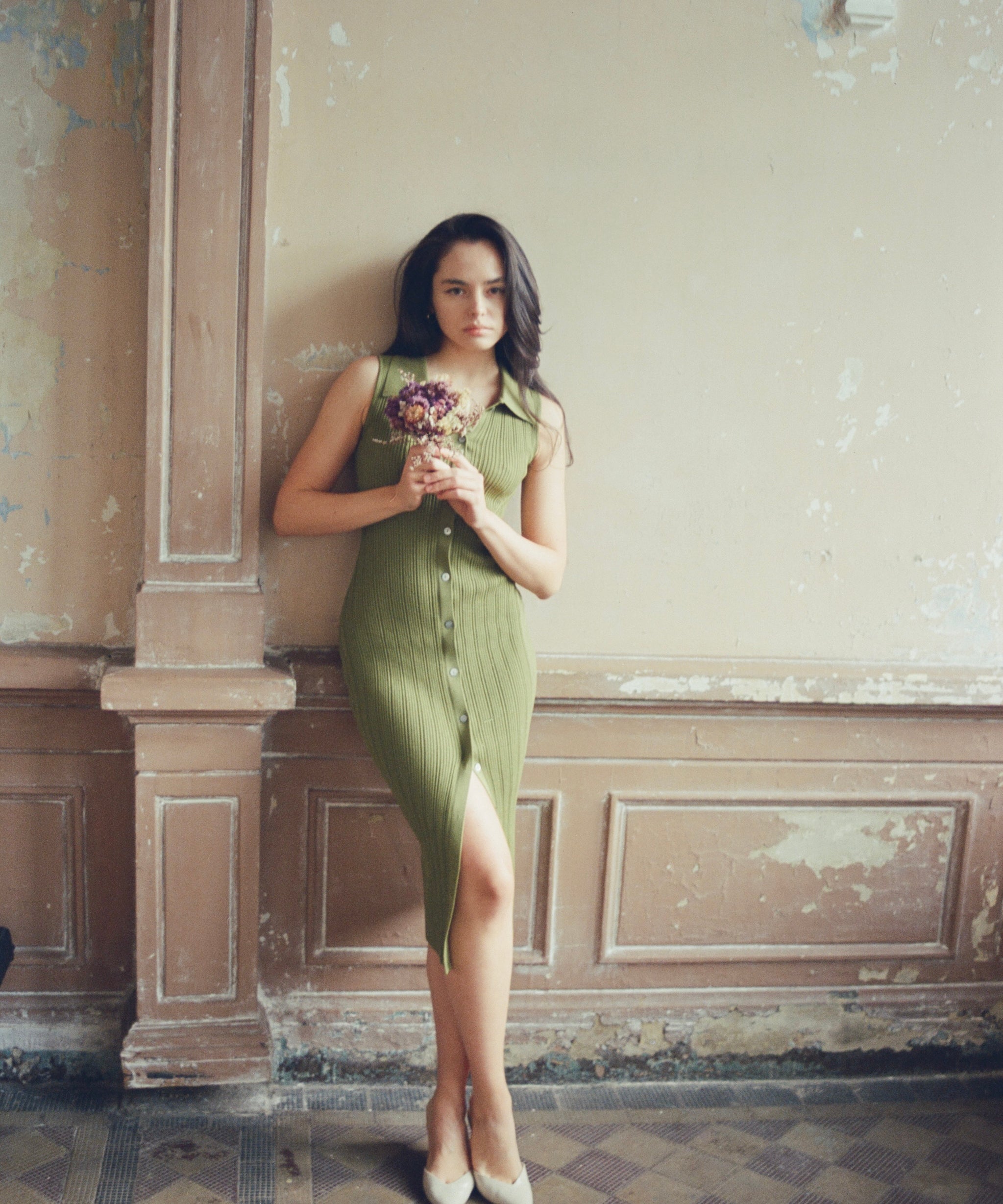 hello ronron | Joan Dress Olive | Button down collar pointelle knit maxi dress | DR027-OLV