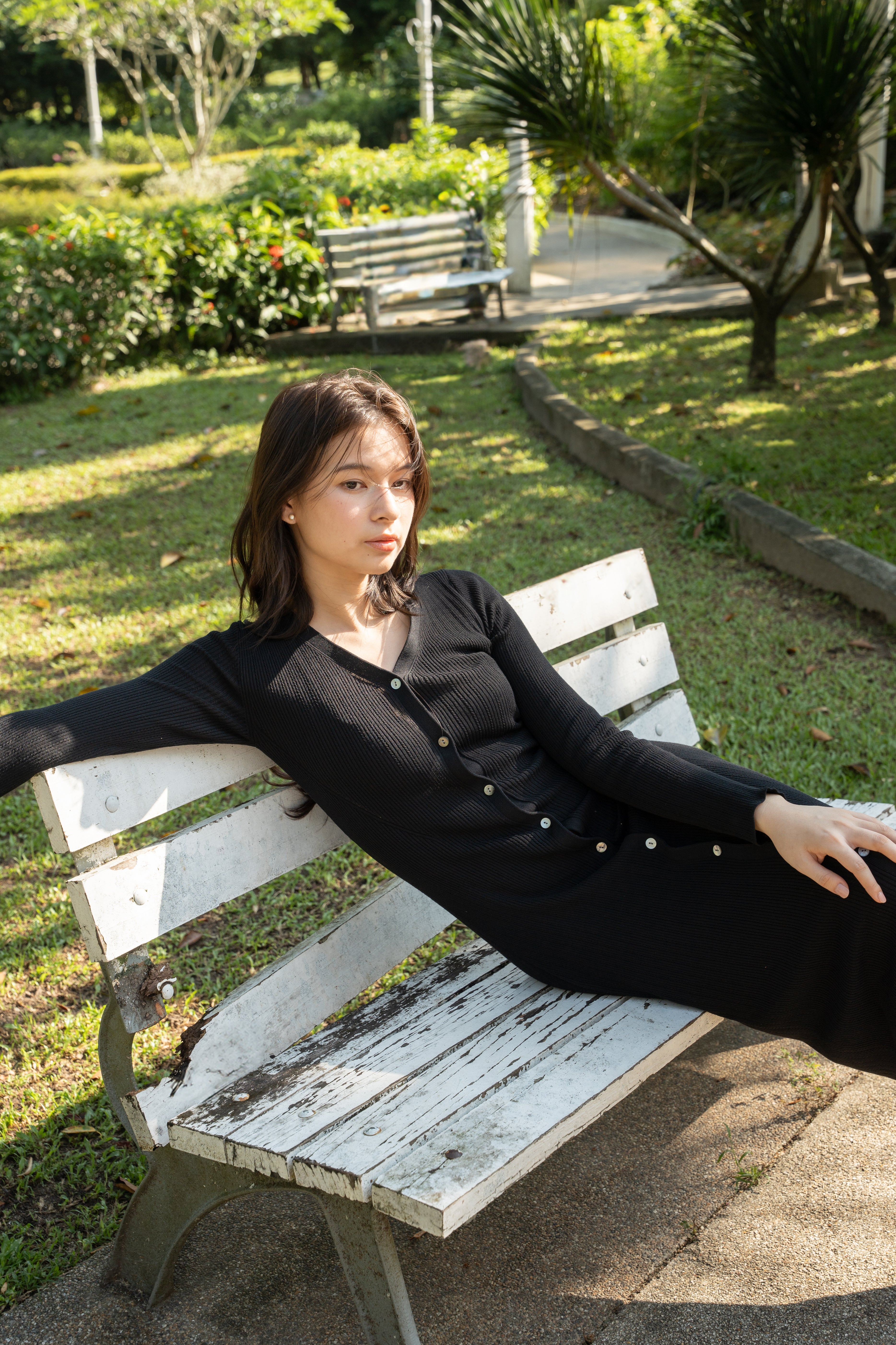 hello ronron | Sophia Dress Black | V-neck Longsleeve Mother of Pearl Button-down Midi Cable Knit Dress