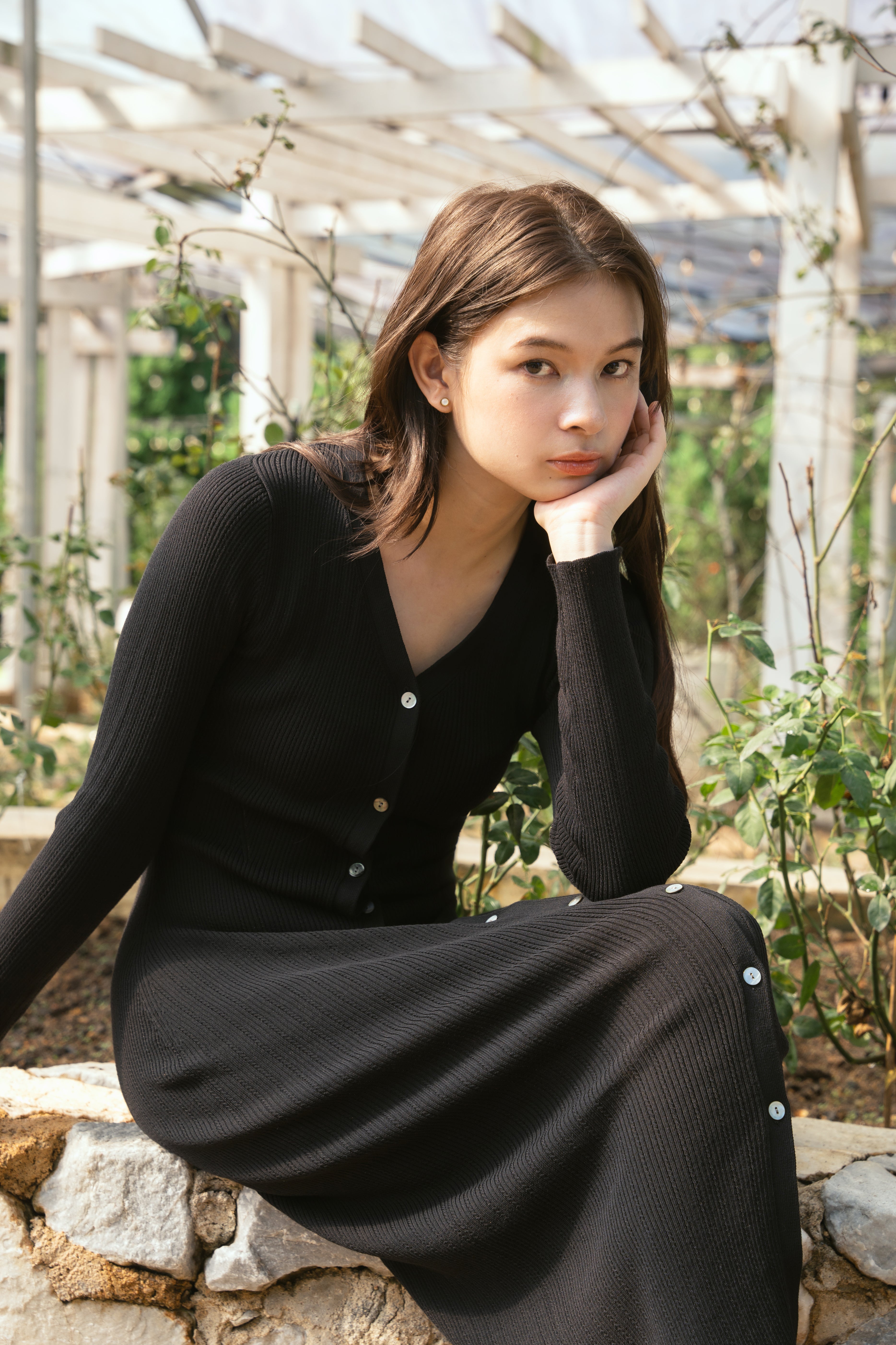 hello ronron | Sophia Dress Black | V-neck Longsleeve Mother of Pearl Button-down Midi Cable Knit Dress