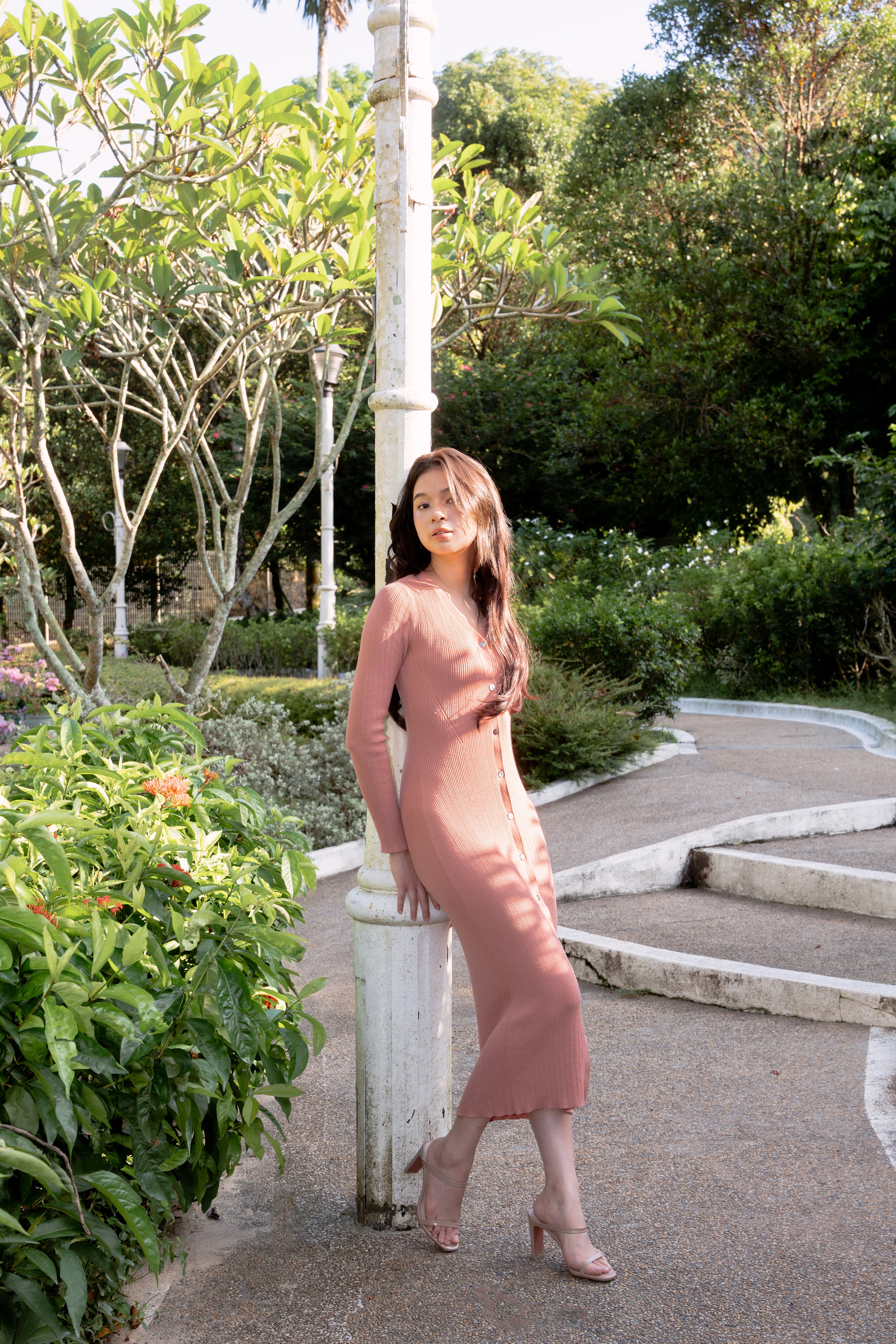 hello ronron | Sophia Dress Rosewood Pink | V-neck Longsleeve Mother of Pearl Button-down Midi Cable Knit Dress