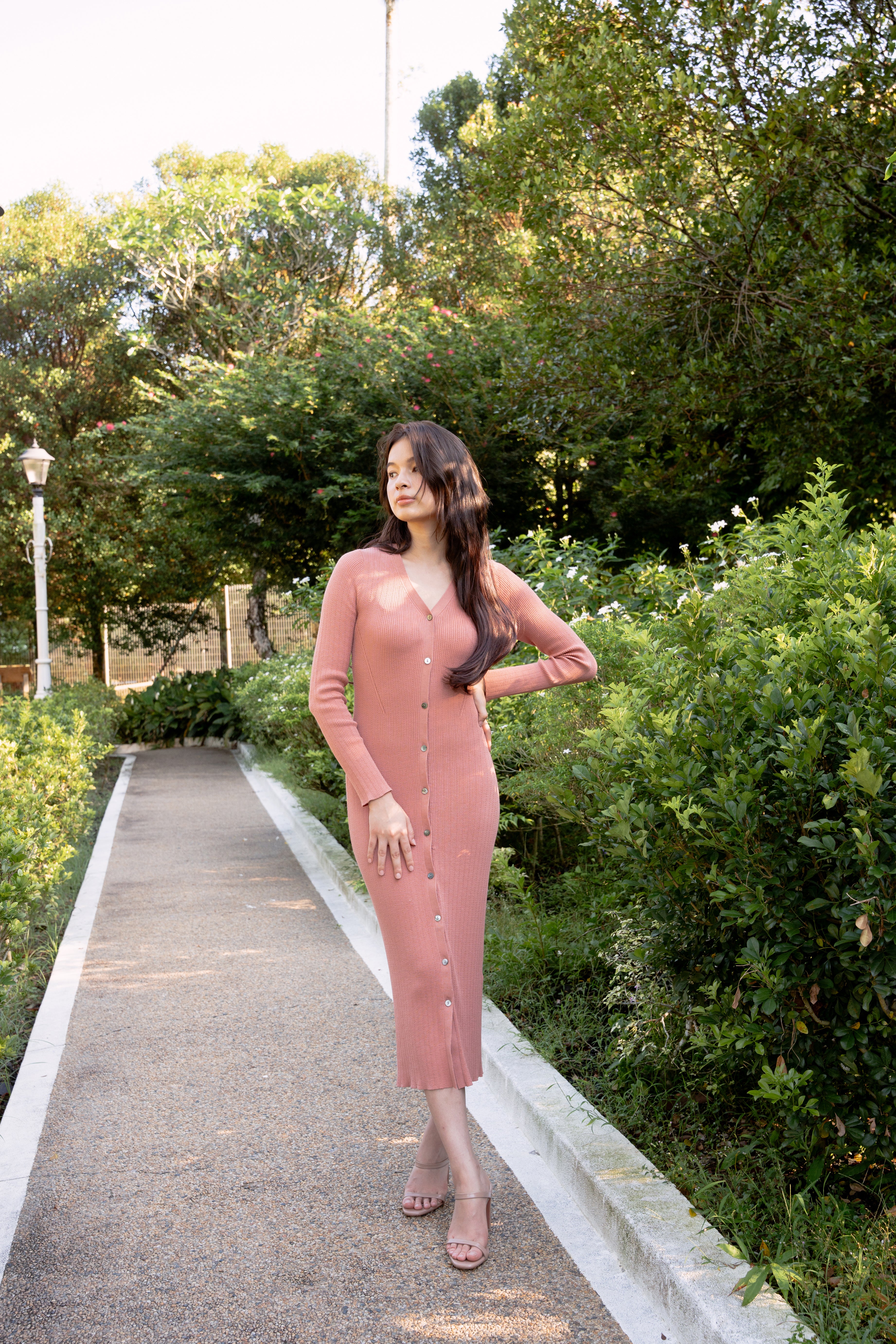 hello ronron | Sophia Dress Rosewood Pink | V-neck Longsleeve Mother of Pearl Button-down Midi Cable Knit Dress