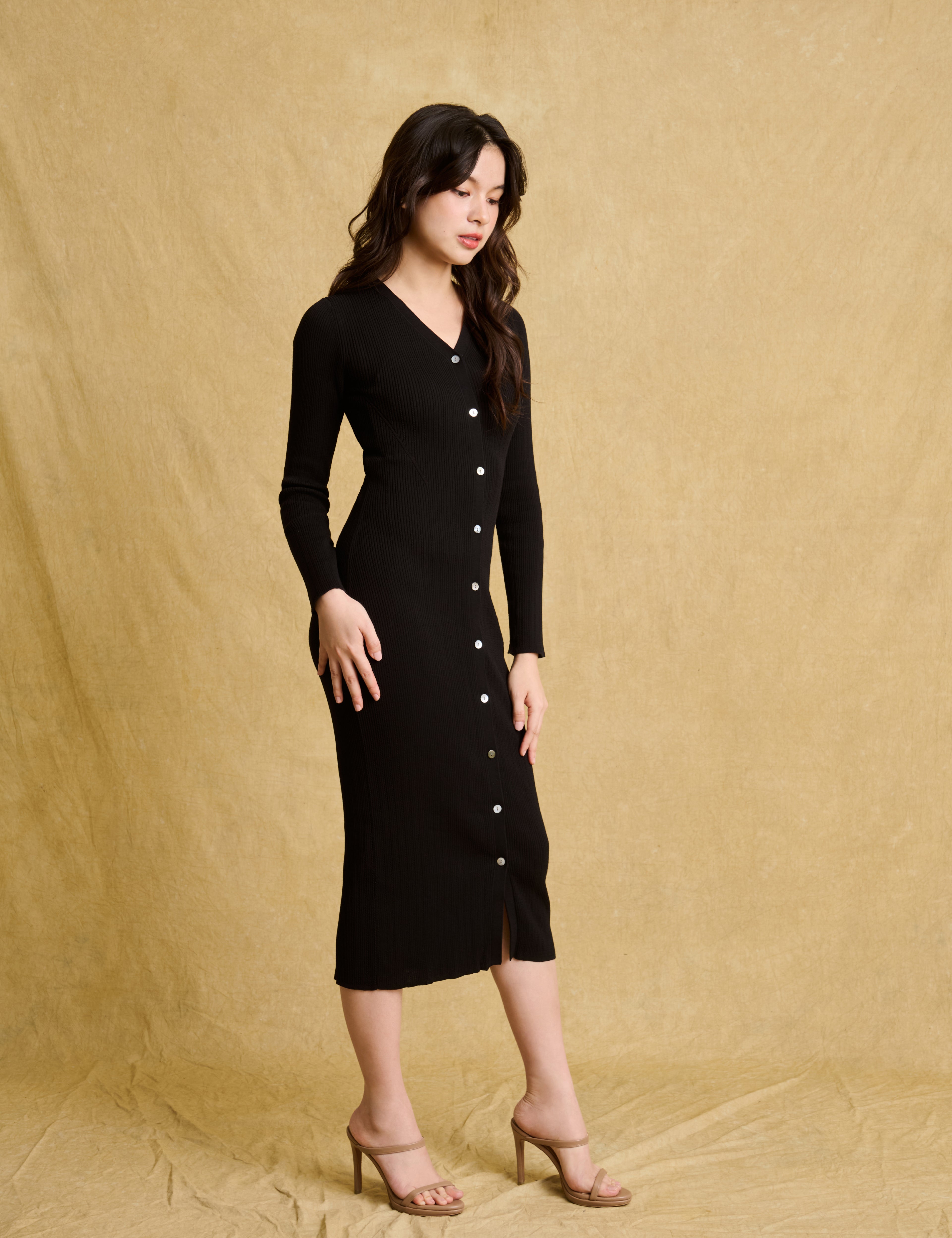 hello ronron | Sophia Dress Black | V-neck Longsleeve Mother of Pearl Button-down Midi Cable Knit Dress