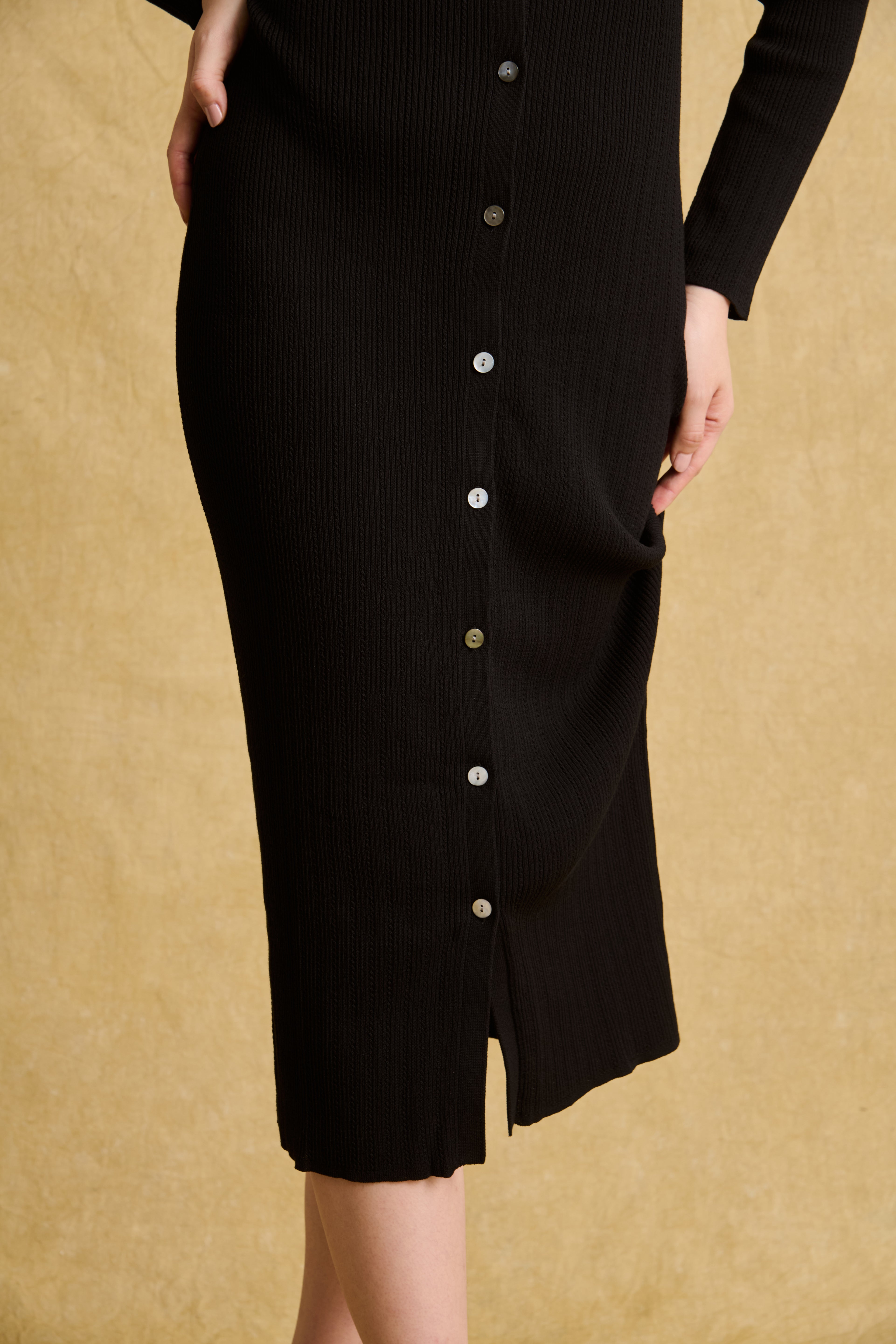 hello ronron | Sophia Dress Black | V-neck Longsleeve Mother of Pearl Button-down Midi Cable Knit Dress