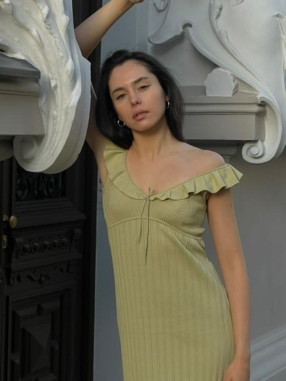 hello ronron | Selma Dress Avocado | Ruffle neckline bustier tie-detail pleated maxi knit dress | DR046-AVC