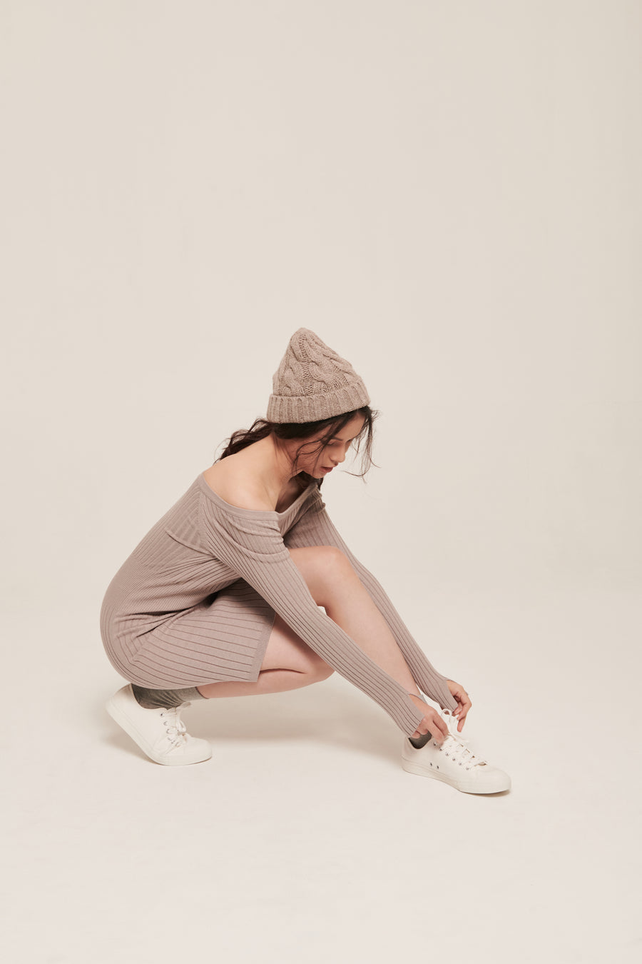 hello ronron | Camille Dress Taupe | Off-shoulder ribbed knit mini dress
