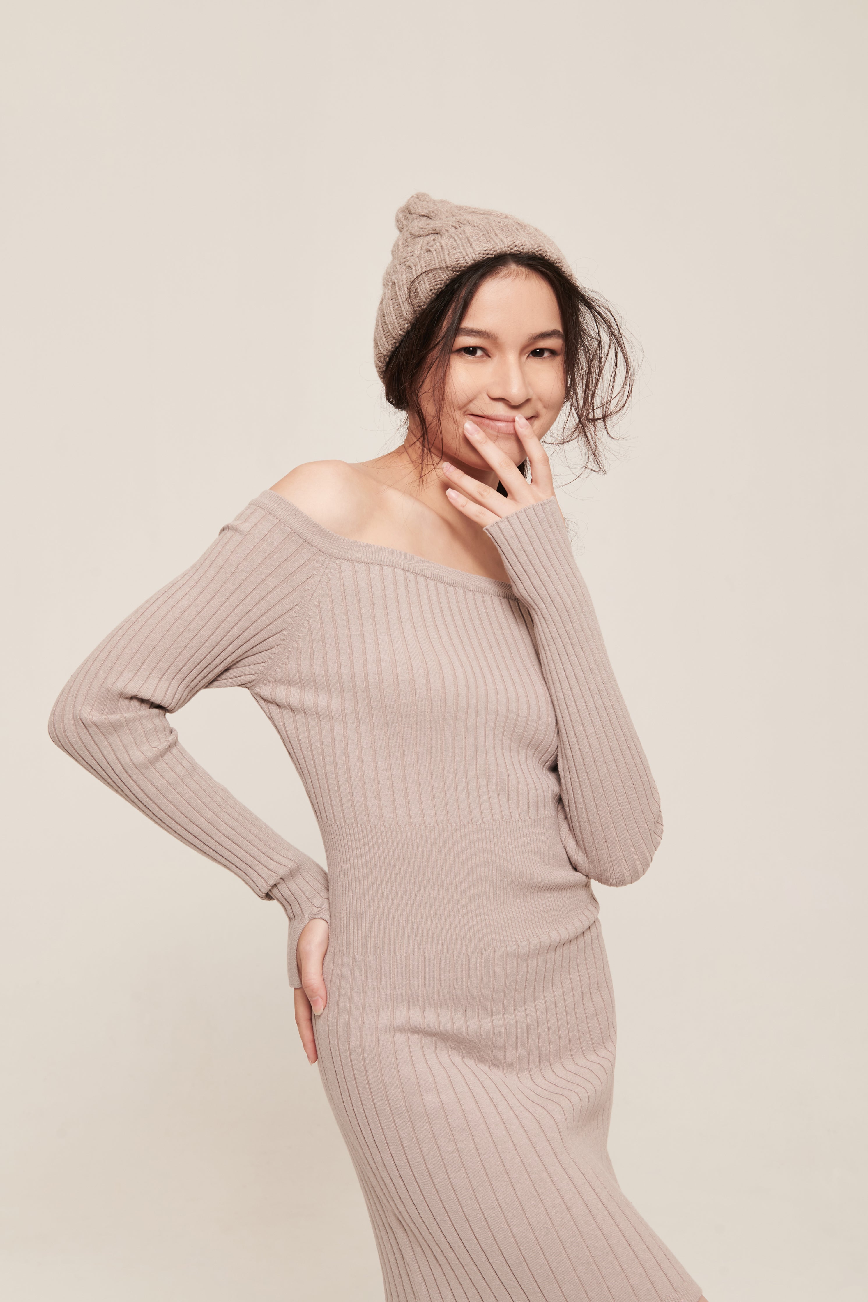 hello ronron | Camille Dress Taupe | Off-shoulder ribbed knit mini dress