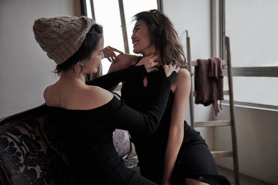 hello ronron | Rosa Top Black | Tie-detailed ribbed knit halter top