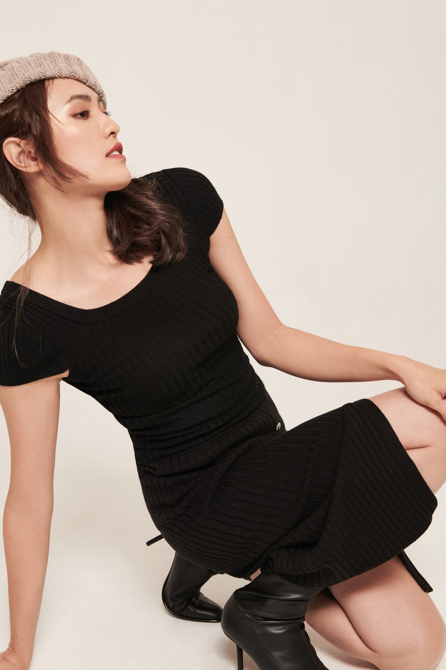 Lynn Top Black | Square neck ribbed knit top