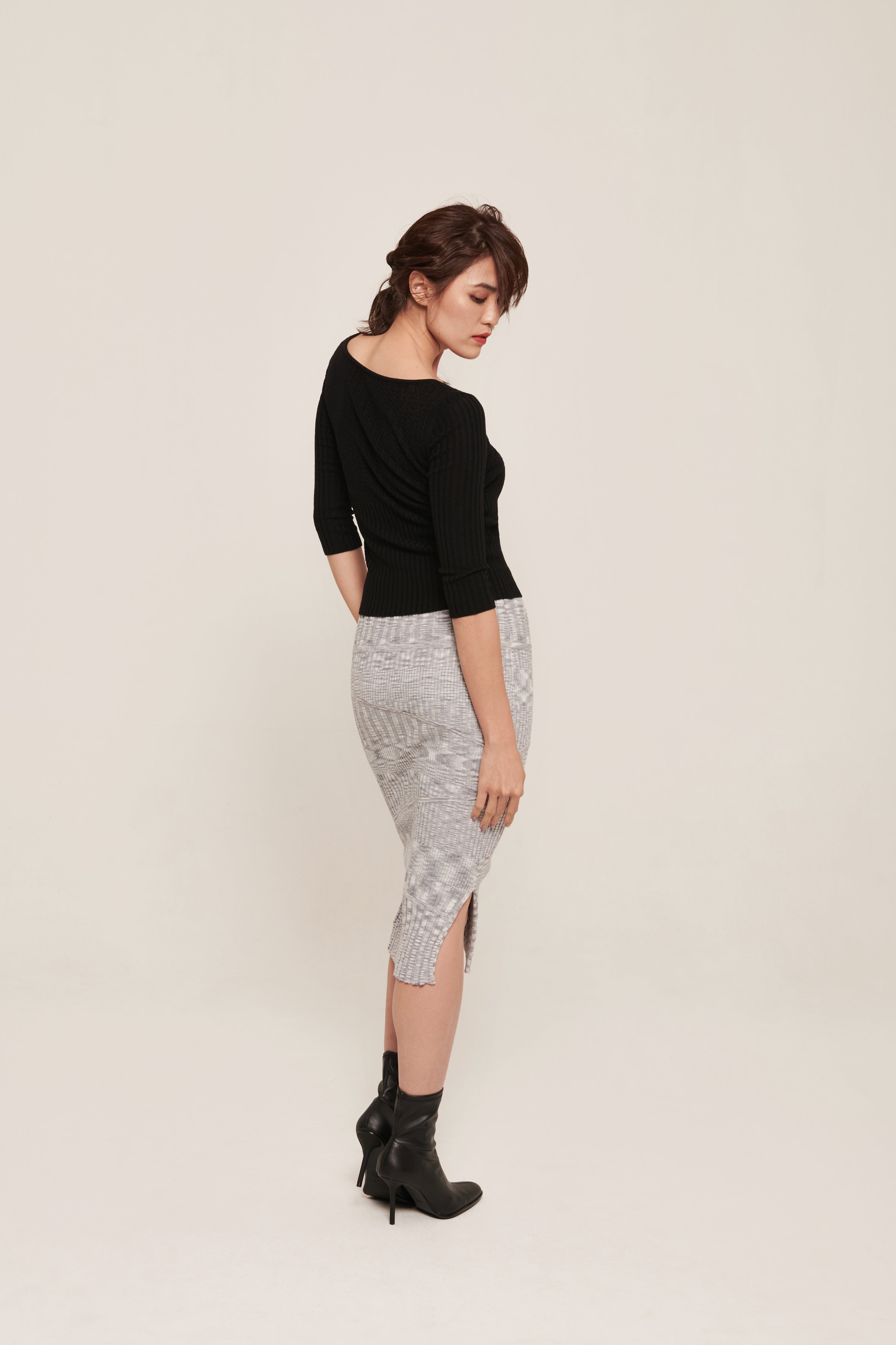 hello ronron | Agnes Top Black | Scoop neck cable ribbed knit top