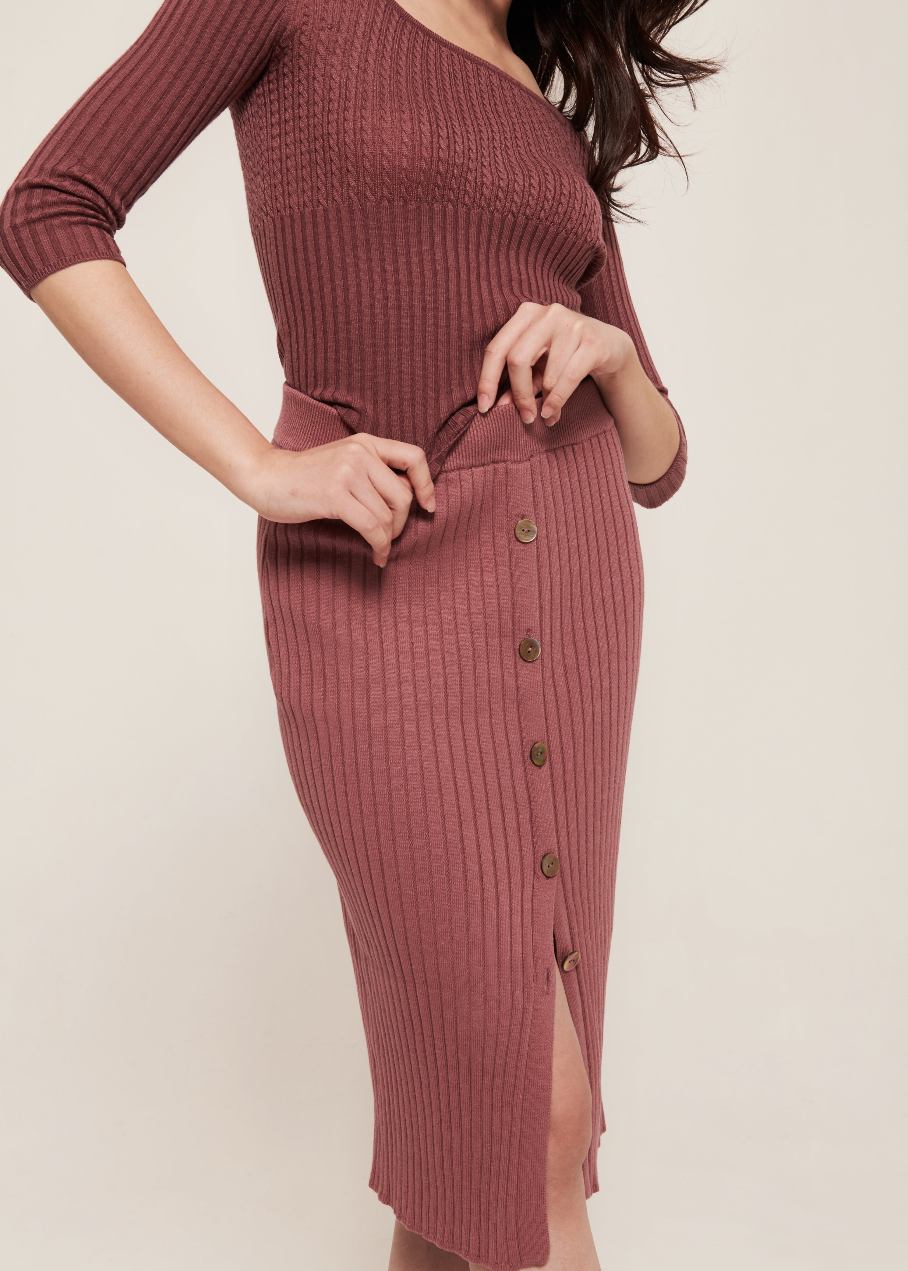 hello ronron | Sylvie Skirt Rose | Button-embellished ribbed knit midi skirt